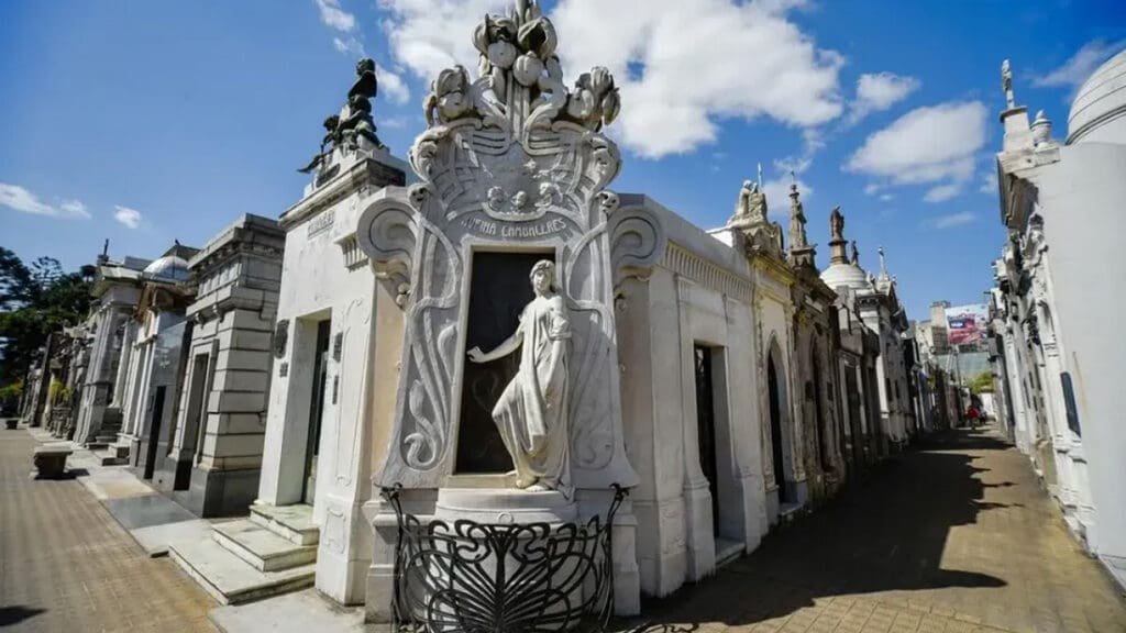 La Recoleta Cemetery
